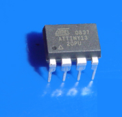 Foto ATTINY13 20PU