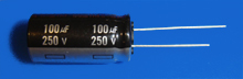Elektrolyt - Kondensator radial 100 µF 250V