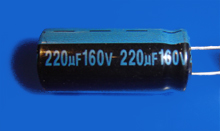 Elektrolyt - Kondensator radial 220 µF 160V