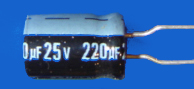 Elektrolyt - Kondensator radial 220 µF 25V