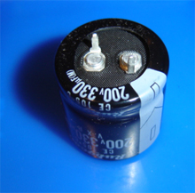 Elektrolyt - Kondensator radial 330 µF 200V Snap-In