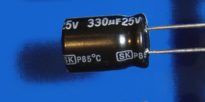 Elektrolyt - Kondensator radial 330 µF 100V