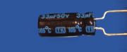Elektrolyt - Kondensator radial 33 &micro;F 50V