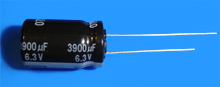 Foto Elektrolyt - Kondensator radial 3900µF 6,3V 105°C 20x12,5mm