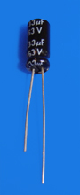 Elektrolyt - Kondensator radial 3,3 µF 100V