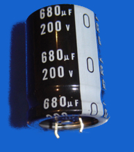 Elektrolyt - Kondensator radial 680 &micro;F 200V