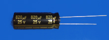 Elektrolyt - Kondensator radial 820 µF 25V