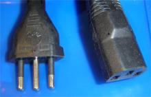 Foto Kaltgerätenetzkabel 2m Stecker Italien schwarz