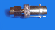 Foto Adapter SMA-Stecker auf BNC-Buchse für RG 174/U Kabel
