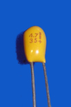 Foto Tantal-Kondensator radial 4,7 µF 35 V RM 2,5